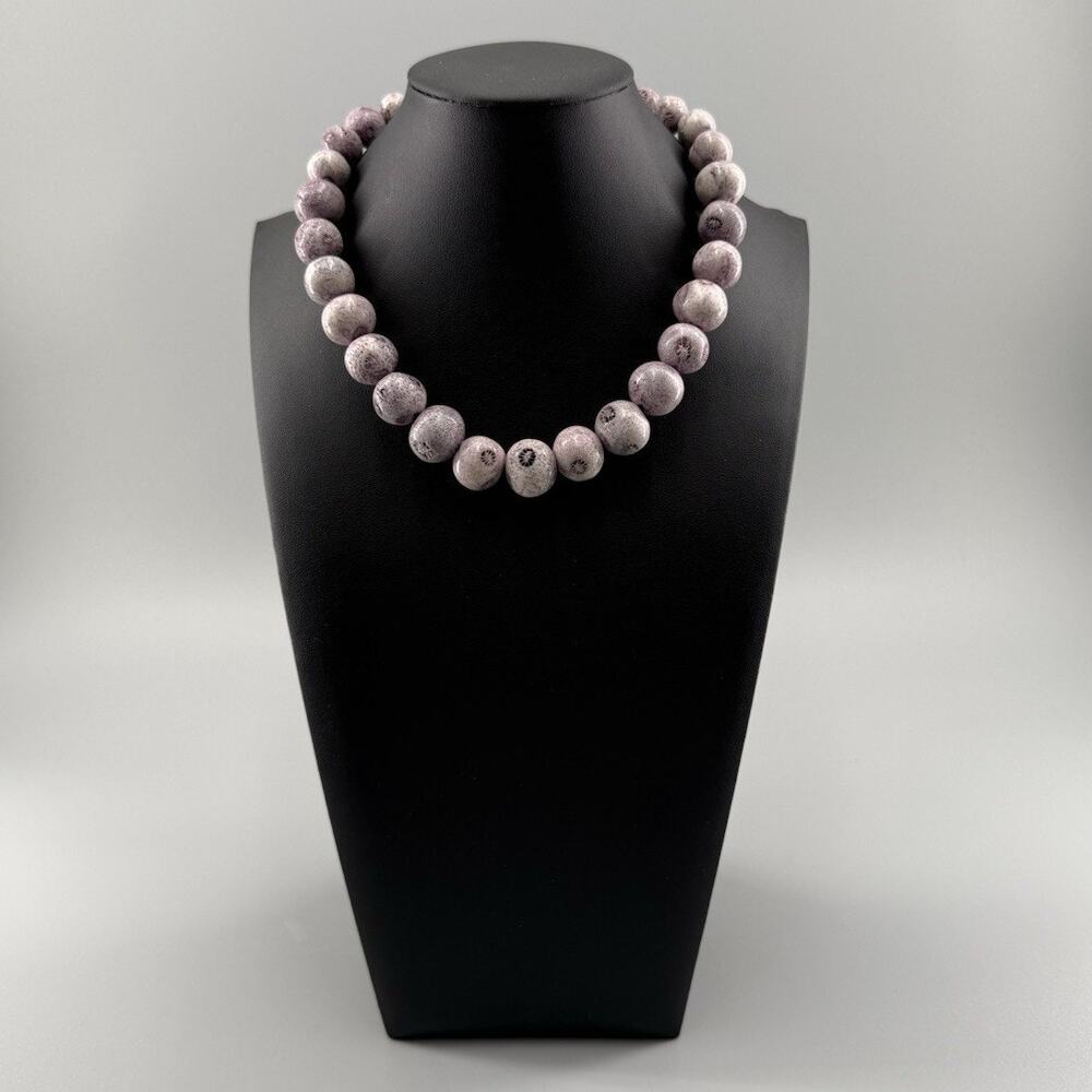 Vintage Natural Lavender Purple Sponge Coral Graduated Bead Necklace